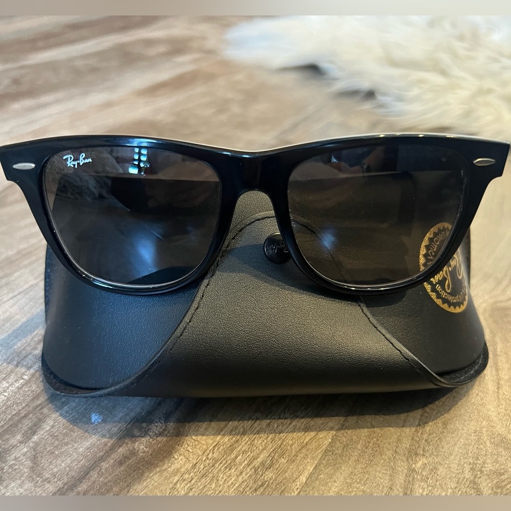 Rayban wayfarer sunglasses with inside detail